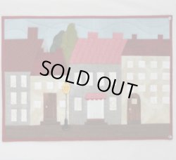 画像1: 赤い屋根の街