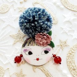 画像1: お団子ヘアゆとちゃん（グレーヘア・赤いイアリング）・完成品