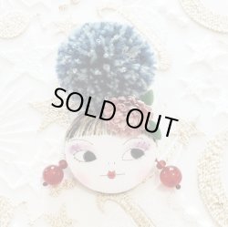 画像1: お団子ヘアゆとちゃん（グレーヘア・赤いイアリング）・完成品