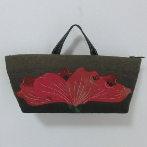 画像: 赤いお花のバッグ