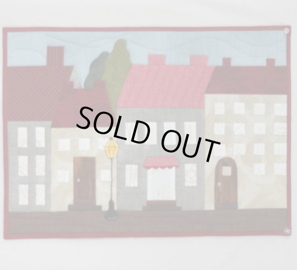 画像1: 赤い屋根の街