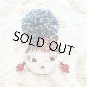 画像: お団子ヘアゆとちゃん（グレーヘア・赤いイアリング）・完成品