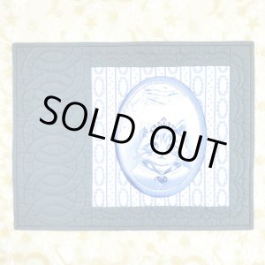 画像: キット見本・ネコのミニタペストリー（淡い色）