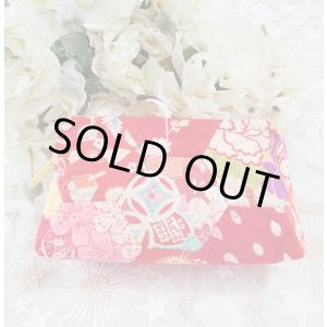 画像: 古布のポーチ（赤）完成品