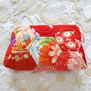 画像: 古布のポーチ(赤)完成品