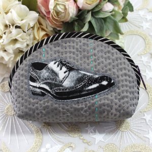 画像: ザグザグステッチのポーチ（シューズ）・完成品