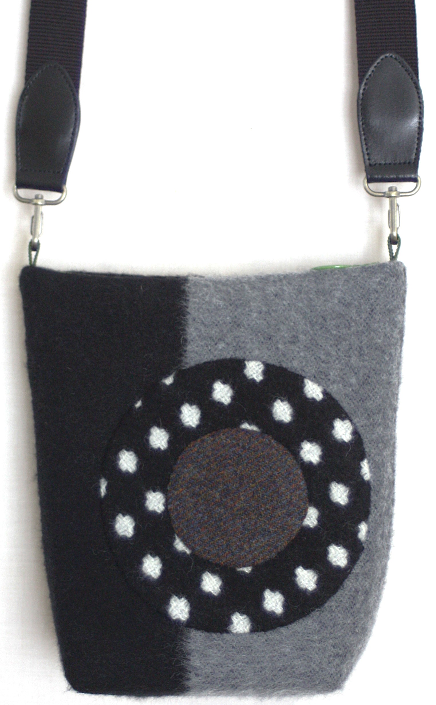 画像: 大きなドットのポシェット（グレー）