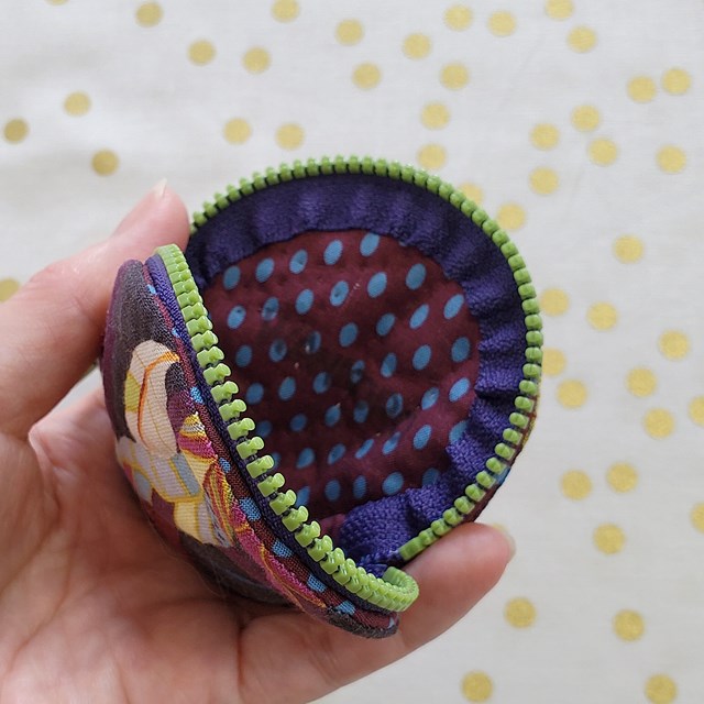 画像: まるまるポーチ（リーフ）・完成品