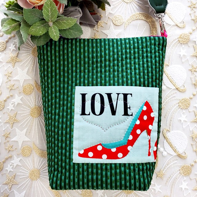 画像: フレンチガールのコラージュポシェット・完成品