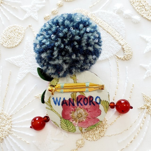 画像: お団子ヘアゆとちゃん(グレーヘア・赤いイアリング)・完成品