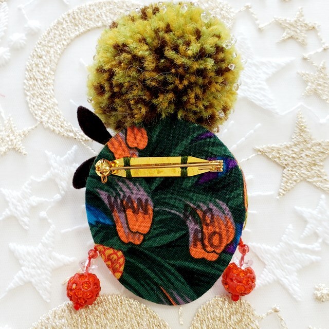 画像: お団子ヘア大人ゆとちゃん(グリーンヘア・オレンジイアリング)・完成品