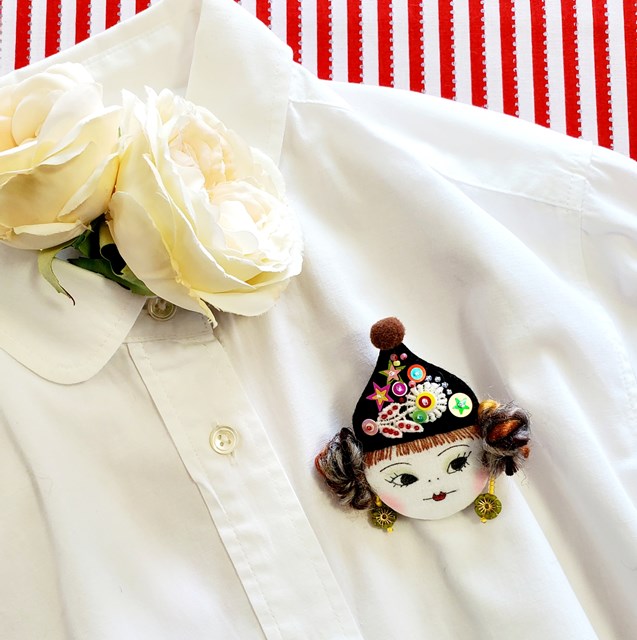 画像: 帽子っ子ゆとちゃん(黒帽子・グリーンのガラスのイアリング)・完成品