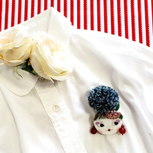 画像: お団子ヘアゆとちゃん(グレーヘア・赤いイアリング)・完成品