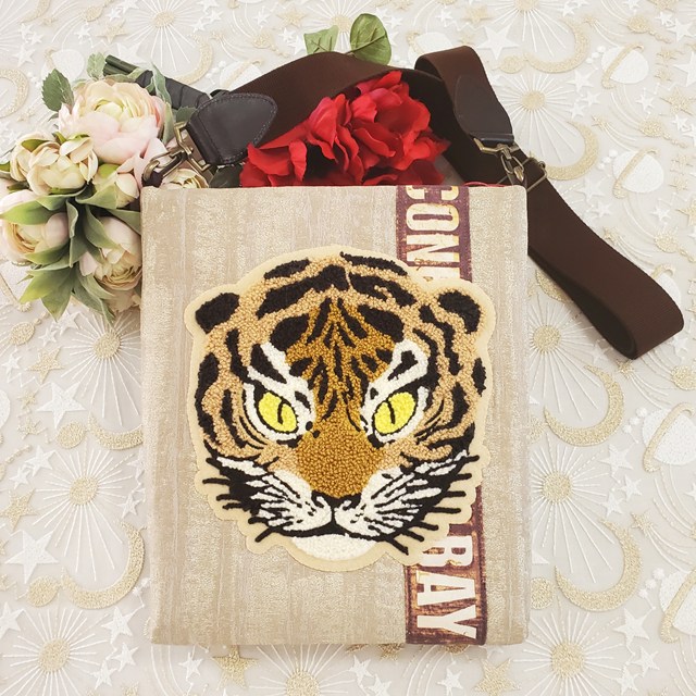 画像1: とらきちのポシェット（ゴールド）　完成品