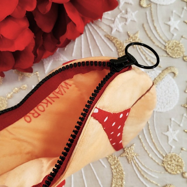 画像: キット見本・ビキニのポーチ（赤）