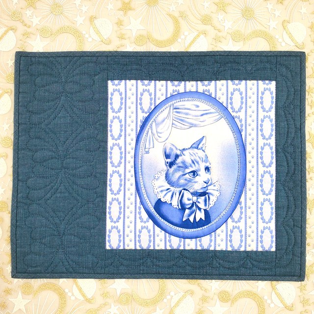 画像: キット見本・ネコのミニタペストリー（濃い色）