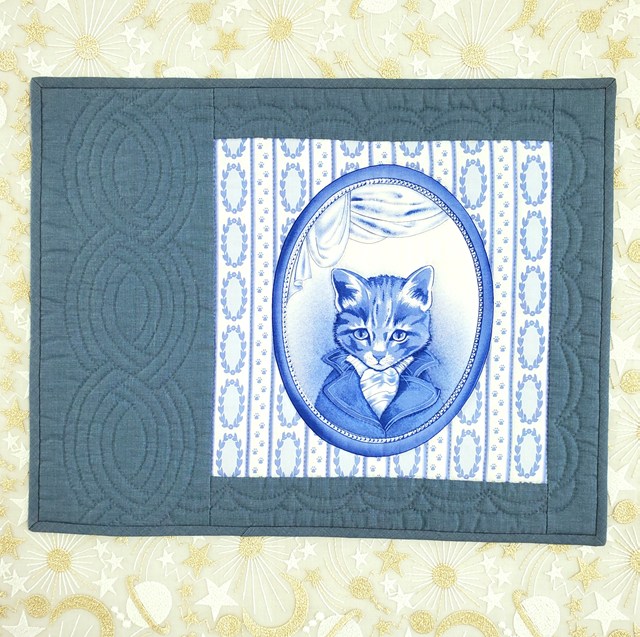 画像: キット見本・ネコのミニタペストリー（淡い色）