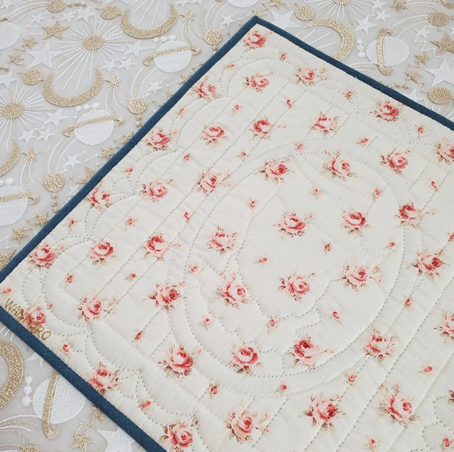 画像: キット見本・ネコのミニタペストリー（淡い色）