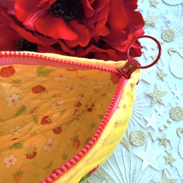 画像: キット見本・さわりたいにゃんこのポーチ