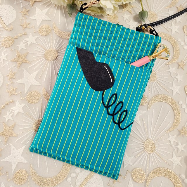 画像: 黒電話のスマホポシェット(ブルー) 完成品