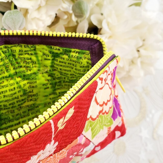 画像: 古布のポーチ(赤)完成品