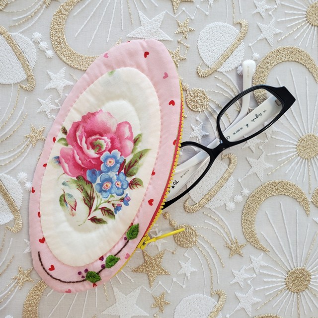 画像: キット見本・バラのポーチ