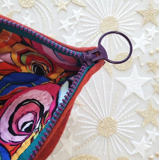 画像: キット見本・ワッペンにゃんこのポーチ（美味しいディナー）