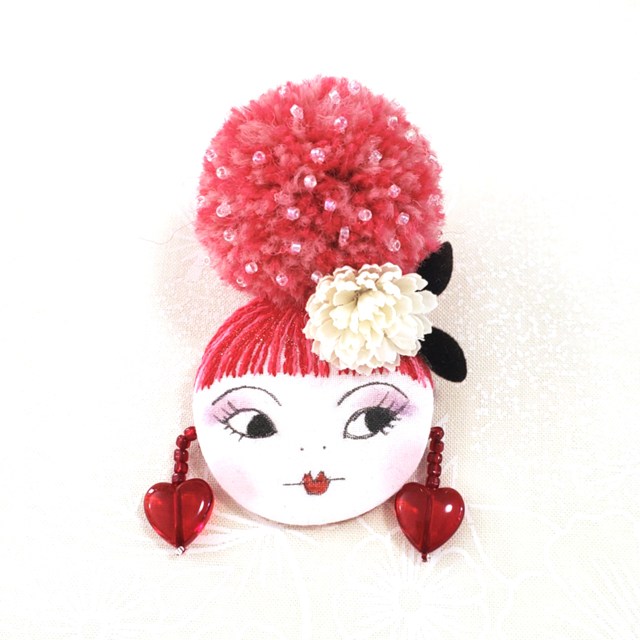 画像1: お団子ヘアゆとちゃん（ピンクヘア・赤いハートのイアリング）・完成品